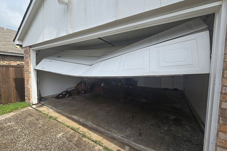 Plano Crashed Garage Door Services - Dont Stress, Call Us!